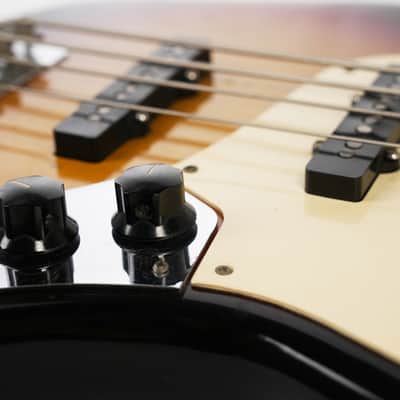 1968 – Fender Jazz Bass - Sunburst image 18