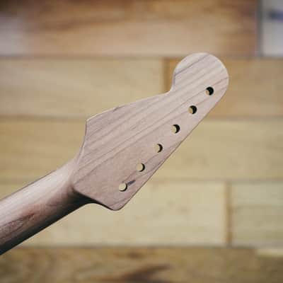 Stratocaster Neck – Roasted Maple & Rosewood | Unfinished | 21 Frets | Bone Nut image 5