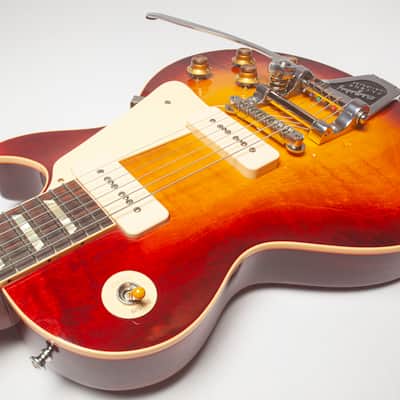 *** Gibson Custom Shop Les Paul Standard '56 Reissue 2022 - Vintage Sunburst with Bigsby A Gentleman's Les Paul image 17