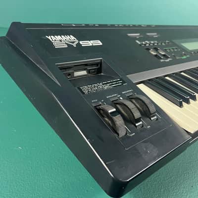 Yamaha SY99 Synthesizer 1991 - Black image 7