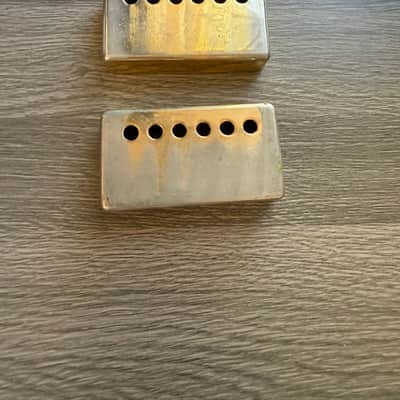 Vintage Gibson Narrow-Space Gold Humbucker Covers – 46mm Rare ’50s/’60s Spec (Original Pair) image 1
