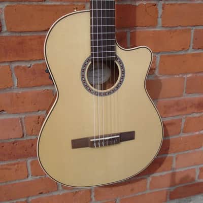 Godin Arena Classica ll CW sf w/bag image 2