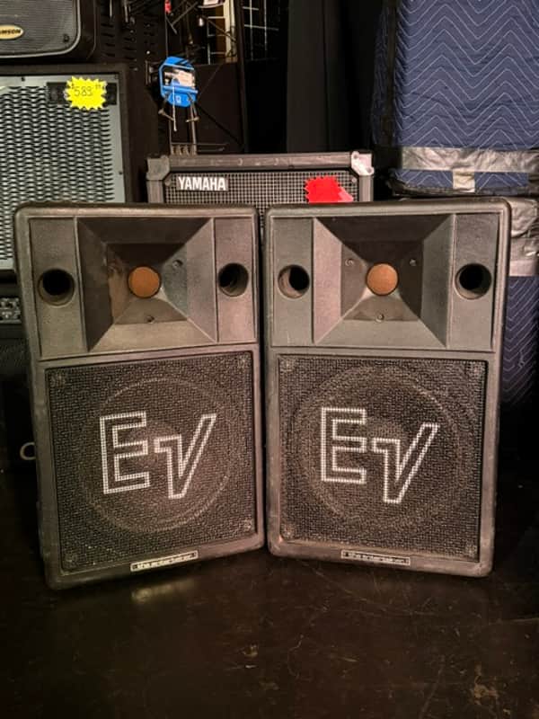 EV The Entertainer Tapco Model 100s Two Way Constant Directivity Speaker System 8 OHM image 1