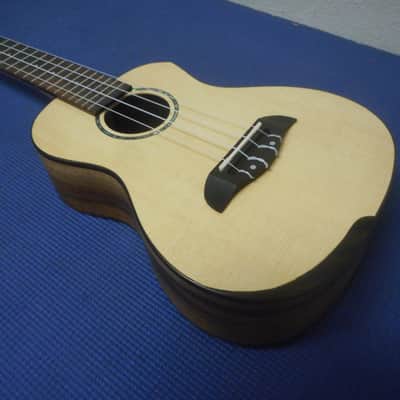 Oscar Schmidt Comfort Series OU500 Spruce Top Concert Ukulele image 2