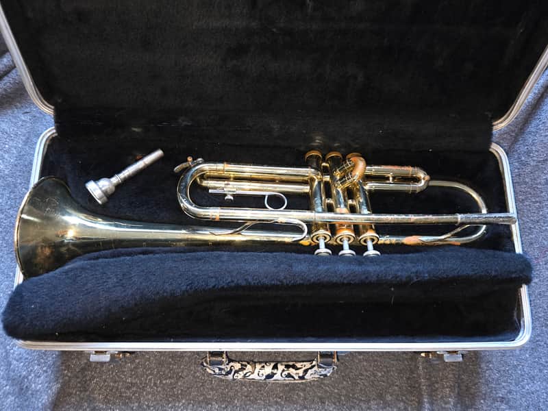 Selmer Bundy Brass Trumpet, USA, With Case | Reverb