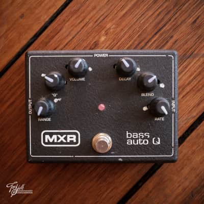 MXR M188 Bass Auto Q Pedal image 1