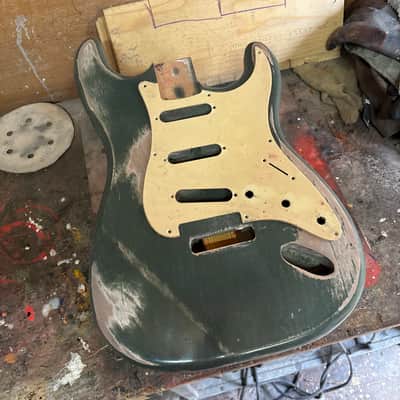 Stratocaster Body, Nitro paint, Dark green relic, 100% handcrafted in Italy image 2