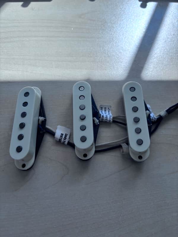 Lindy Fralin Strat Vintage Hot Pickup Set 2010s - White image 1