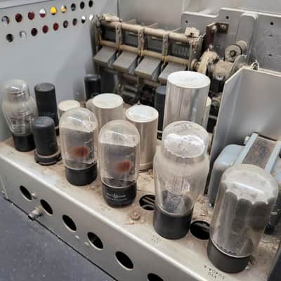 Hewlett Packard Model 650A Test Oscillator - Gray image 10