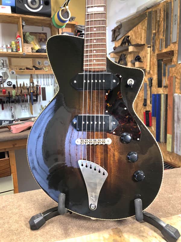 Daro Guitars HB P90 relic 2023 - Black Burst image 1