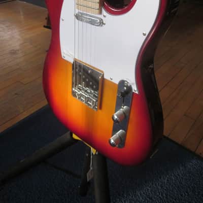 Amati Tele-Style Single Coil Electric Guitar Cherry Sunburst w/ Gig Bag 30TCHG image 9