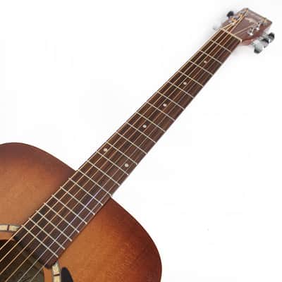 Art & Lutherie Cedar Dreadnought Acoustic Guitar in Antique Burst