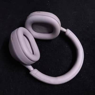Sony WH-1000XM5/P Wireless Noise-Canceling Over-the-Ear Headphones image 7