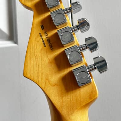 Fender Player Stratocaster Plus Top HSS 2022 - Sienna Sunburst image 2