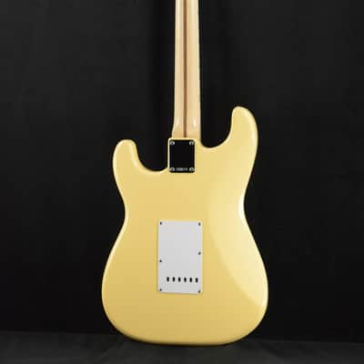 Mint Fender Yngwie Malmsteen Stratocaster Vintage White Scalloped Maple Fingerboard image 6