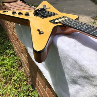 Washburn Dime BSG ‘The Cross’ with original Hardshell case and COA Boogiestreet ‘the cross’ 2005-2006 - Maple flame top image 17