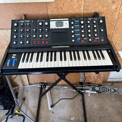 Moog MiniMoog Voyager Electric Blue Edition 44-Key Monophonic Synthesizer 2006 - 2015 - Black Cabinet