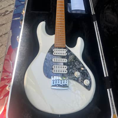 Ernie Ball Music Man Silhouette HSH HT with Maple Fretboard 1994 - 2007 - White image 2