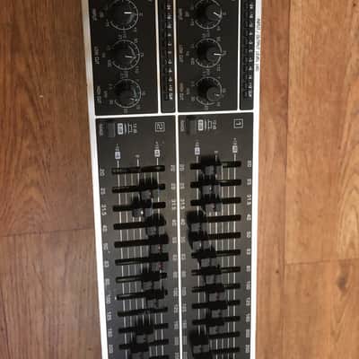 Behringer Ultragraph Pro GEQ3102 31-Band Stereo Graphic EQ image 8