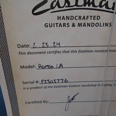 Eastman Romeo LA w/hard case -store demo image 3