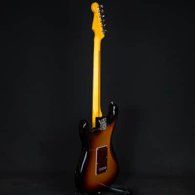 Fender American Professional II HSS Stratocaster Rosewood Fingerboard 3-Color Sunburst 2022 (US22110852) image 12