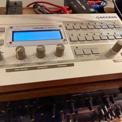 Access Virus TI Snow Desktop Digital Synthesizer 2008 - White image 2