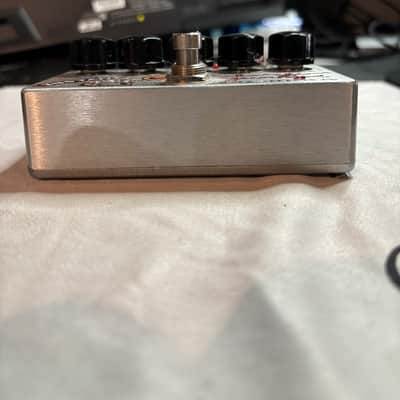 Zvex Vexter Series Instant Lo-Fi Junky Chorus/Vibrato 2010s - Silver with Graphic image 2
