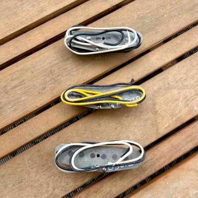 Proper Pickups "South of the Border" Handwound Stratocaster Pickup Set w/ Treble Bleed & PIO Capacitor—Black image 3