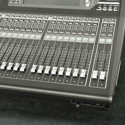 Yamaha QL5 64-Channel Digital Audio Mixing Console CG0140S *ASK FOR SHIPPING* image 3