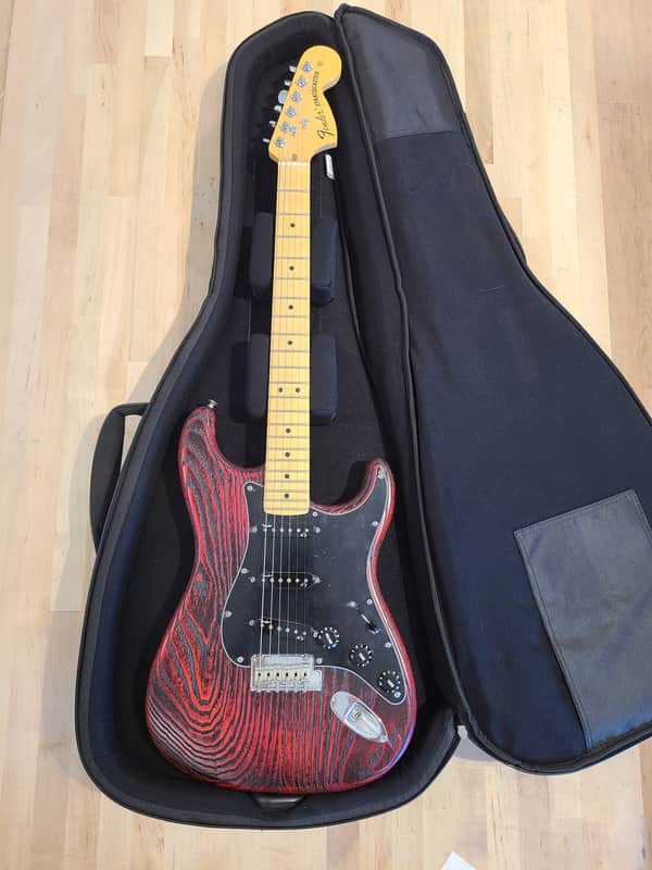Fender Limited Edition Sandblasted Ash Stratocaster - Crimson Red Transparent image 1