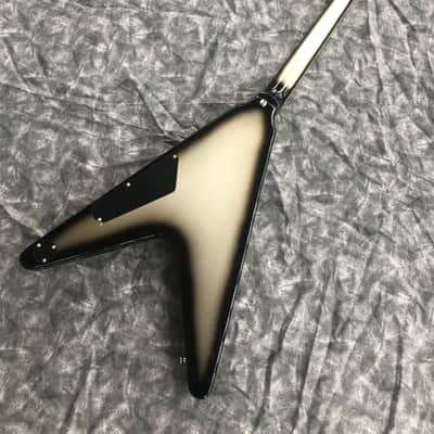 Iron Label Guitars Venator V 2024 - Light Aged Silverburst image 4