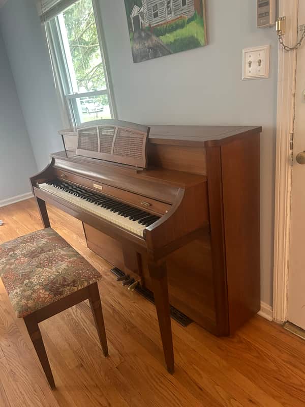 Baldwin Acrosonic-style console/upright 1969 - Walnut image 1