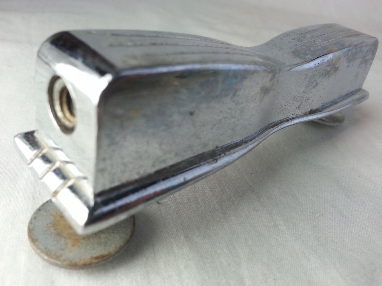 Ludwig WFL 1x Bow-Tie Bass Drum Lug Chrome 50s/60s Vintage Bowtie Club-Date USA — main photograph