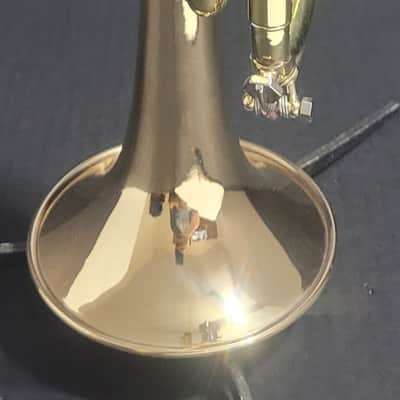 Bach Stradivarius 43G Bell Trumpet, 2 Mouthpieces &2 handle hardwood case. - Clear Lacquer image 4
