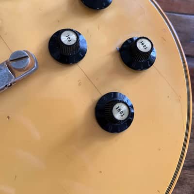 1970 Gibson Les Paul Custom in Alpine White (Nicotine Yellow) – Very Rare image 6