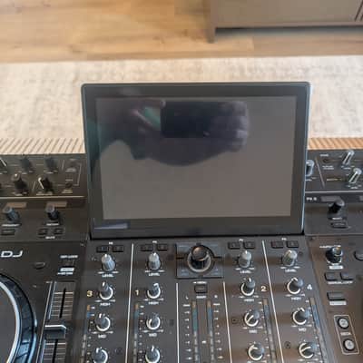Denon Prime 4+ 4-Deck DJ System 2023 - Present - Black image 4