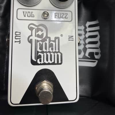 Pedal Pawn Fuzz 2020 - 2021 - White image 1