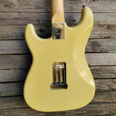 RIF 998 EKO ST-YM Yngwie Malmsteen Stratocaster w/Scalloped Fretboard Vintage White image 18