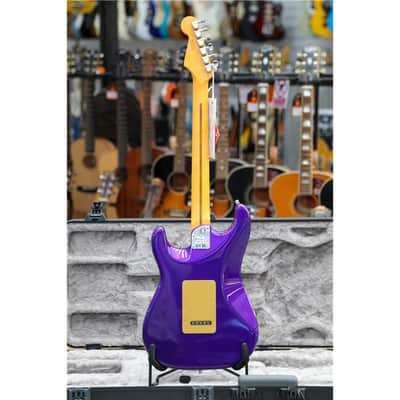 FENDER American Ultra Stratocaster Plum Metallic image 4