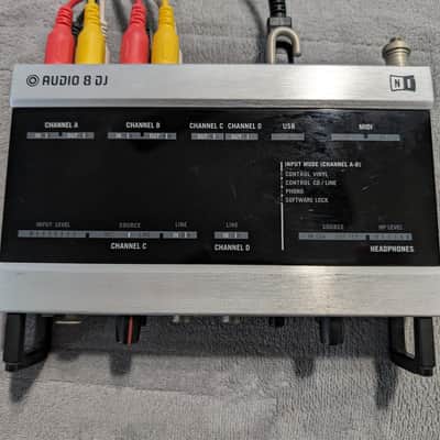 Native Instruments Audio 8 DJ Interface and Multicore Cables image 2