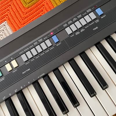 Casio Keyboard Synth - 1980’s Made in Japan 🇯🇵 - Killer 80’s M83 Tones! - Mint Condition! - Nice Onboard Drums! - image 4