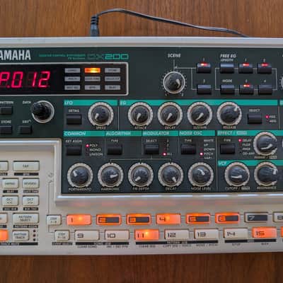 Yamaha DX200 FM Groovebox AWM2 16-voices