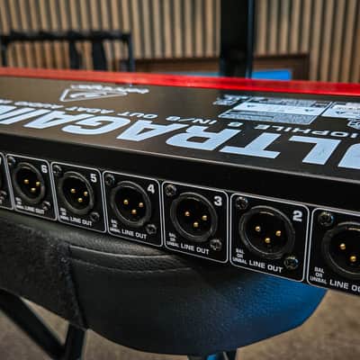 Behringer ADA8200 8-Channel Mic Preamp with AD/DA Converter 2 of 2 image 7