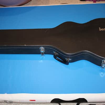 Vintage 1970s Gibson Bass Case - No Tariffs image 3