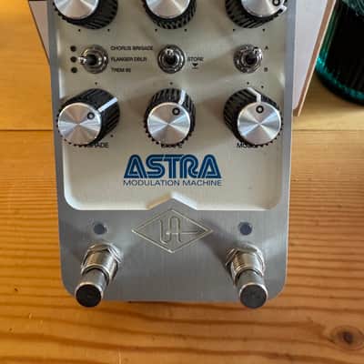 Universal Audio Astra Modulation Machine | Reverb Canada