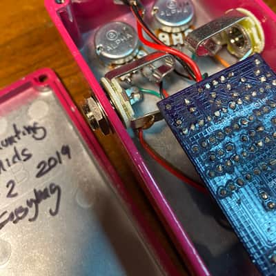 Super-Freq Haunting Mids (not JHS) 2019 Pink image 3