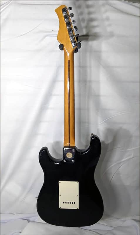 Hondo H77 1980's Strat copy HSS - Black w/ Tremolo Arm | Reverb