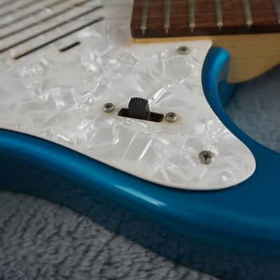 MarineRider Mosrite Ventures Model w/ Built In Amp - Blue Bild 11
