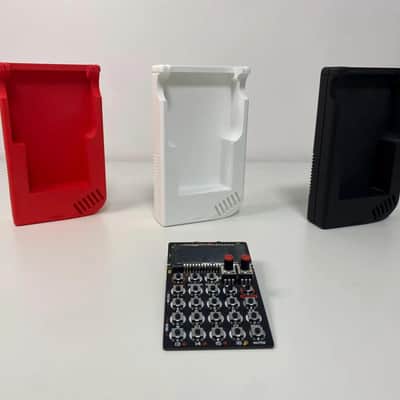 3D-Printed Pocket Operator Case with Stand – Retro Handheld Game Console Grip Ergonomics for Music Creation image 4