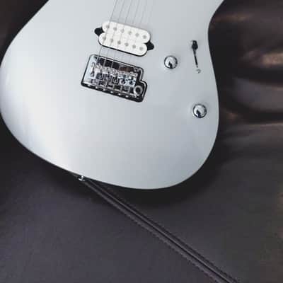 Ibanez TOD10-CSV Tim Henson Signature 2022 - Present - Classic Silver image 3